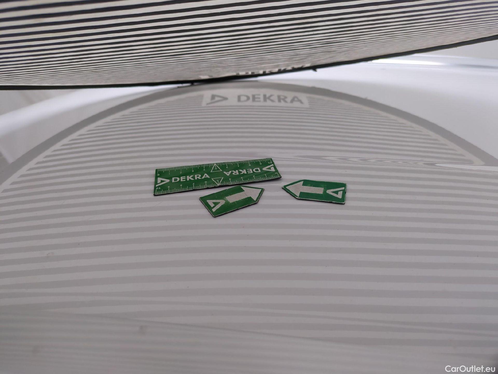  Toyota  Corolla TOYOTA  Touring Sports / 2018 / 5P / Break Hybride 122h Dynamic Business Stage Acad #30