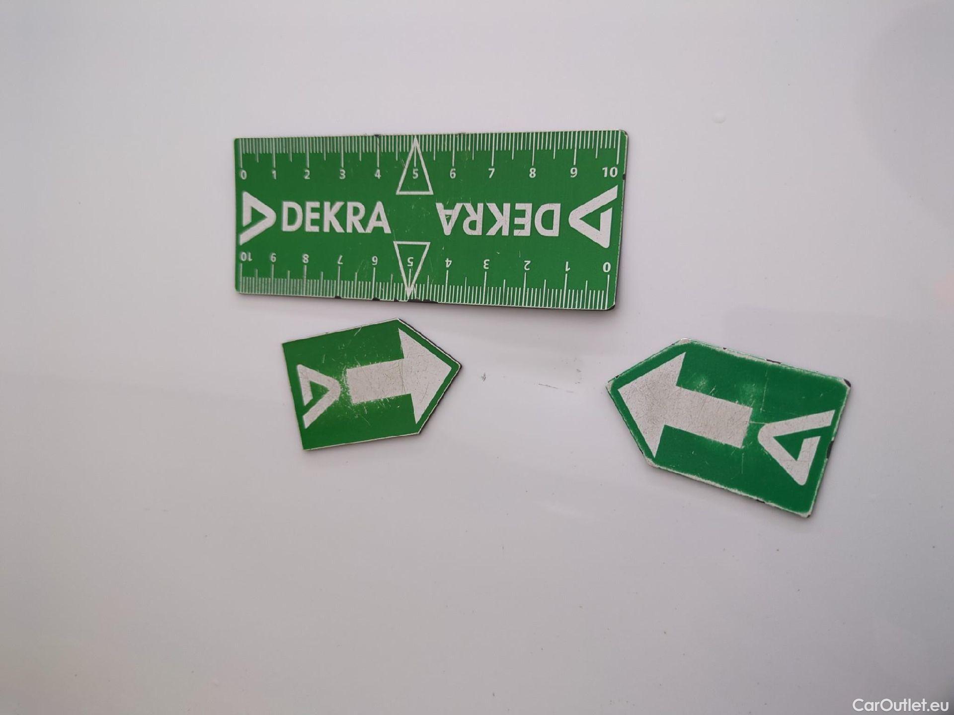  Toyota  Corolla TOYOTA  Touring Sports / 2018 / 5P / Break Hybride 122h Dynamic Business Stage Acad #25