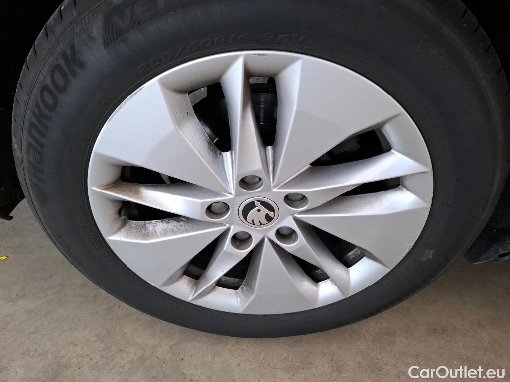  Skoda  Octavia  Break Business 2.0 TDI 150CV BVA7 E6d #9