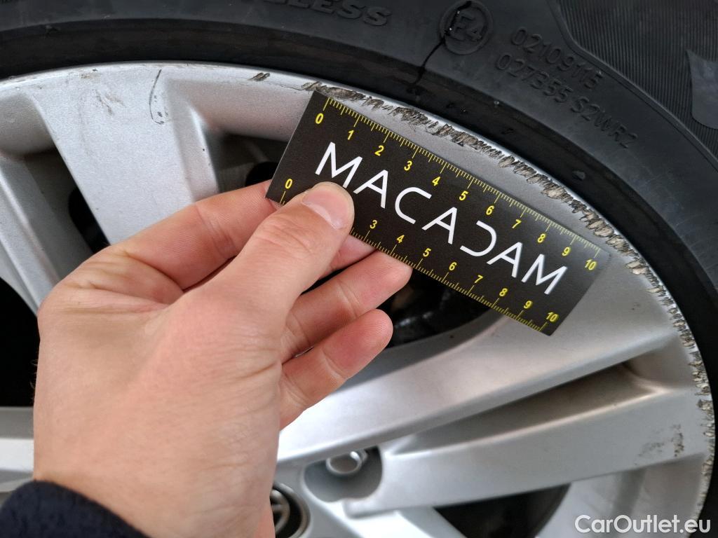  Toyota  Corolla TOYOTA  / 2018 / 5P / Berline Hybride 122h Dynamic Business Beyond Zer #33