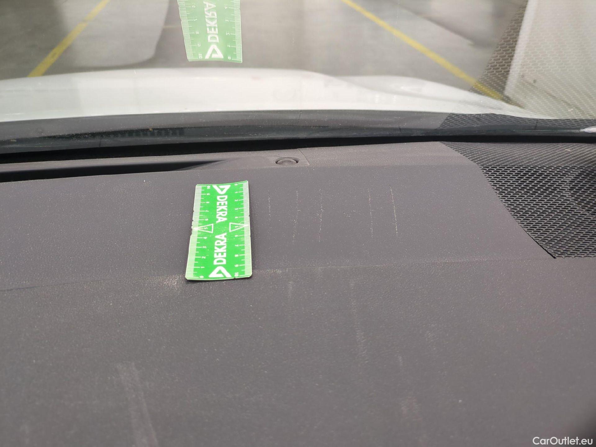  Toyota  Corolla TOYOTA  Touring Sports / 2018 / 5P / Break Hybride 122h Dynamic Business Stage Acad #48