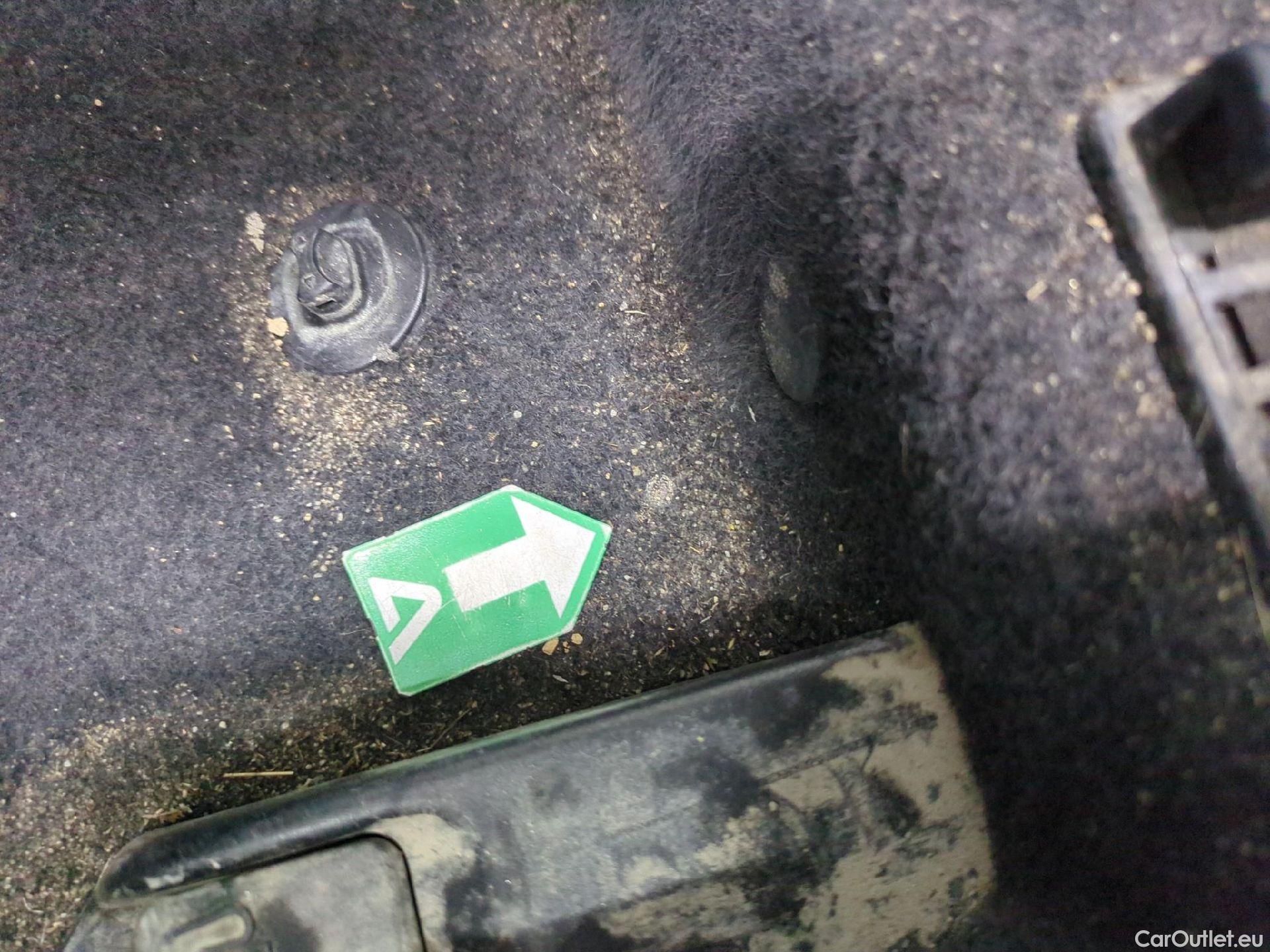  Toyota  Corolla TOYOTA  Touring Sports / 2018 / 5P / Break Hybride 122h Dynamic Business Stage Acad #1