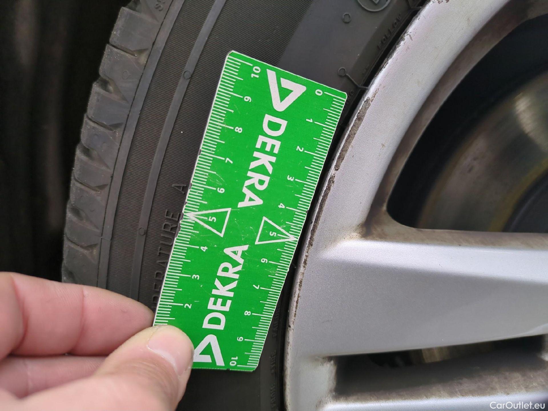  Toyota  Corolla TOYOTA  Touring Sports / 2018 / 5P / Break Hybride 122h Dynamic Business Stage Acad #12