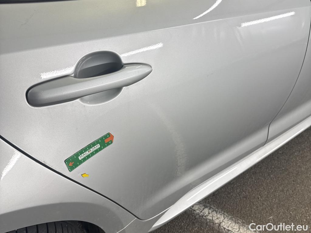  Toyota  Corolla TOYOTA  Touring Sports / 2018 / 5P / Break Hybride 122h Dynamic Business Stage Acad #25