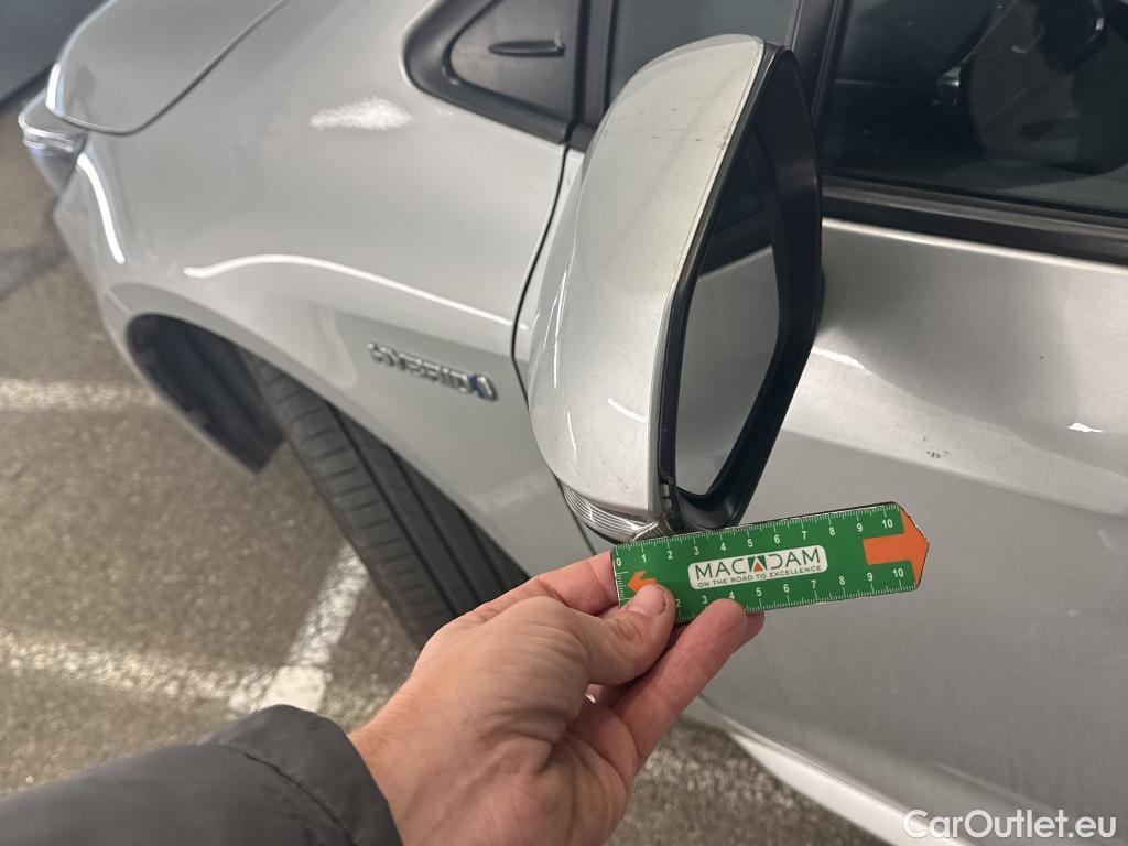  Toyota  Corolla TOYOTA  Touring Sports / 2018 / 5P / Break Hybride 122h Dynamic Business Stage Acad #1