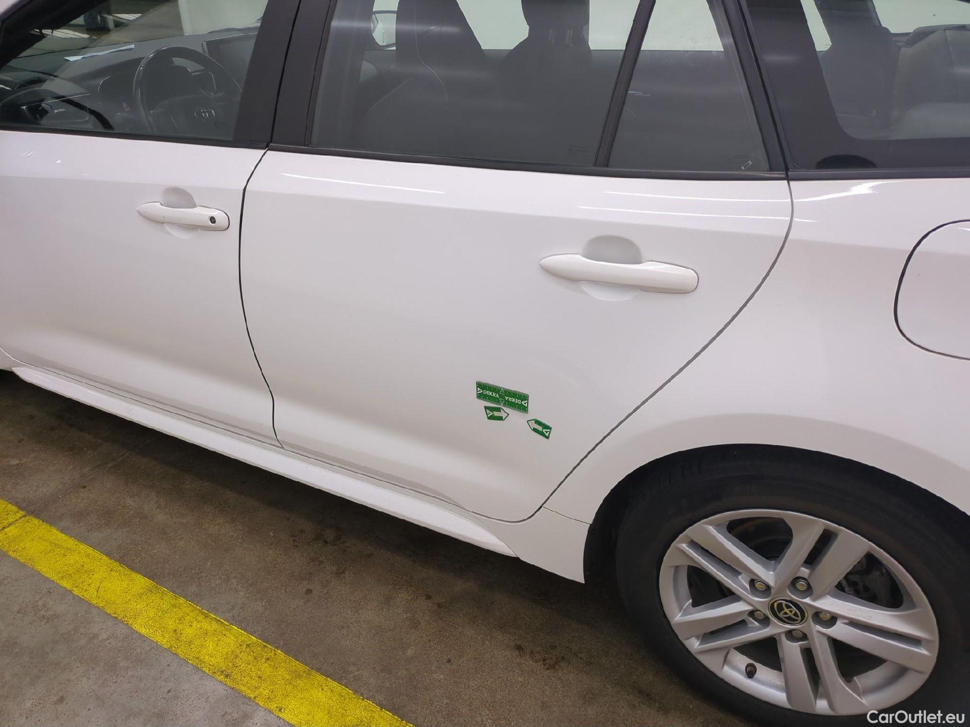  Toyota  Corolla TOYOTA  Touring Sports / 2018 / 5P / Break Hybride 122h Dynamic Business Stage Acad #23