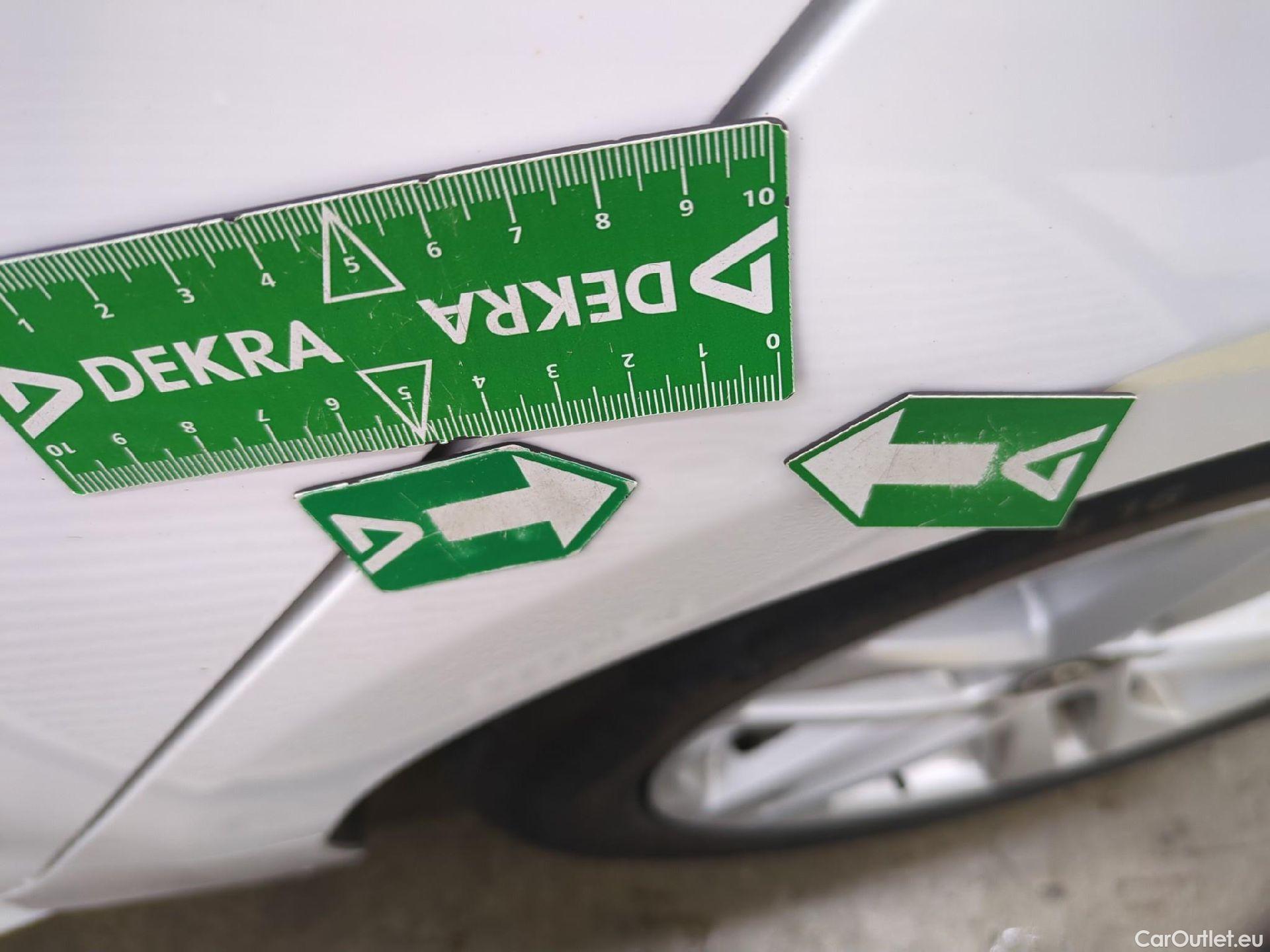  Toyota  Corolla TOYOTA  Touring Sports / 2018 / 5P / Break Hybride 122h Dynamic Business Stage Acad #44