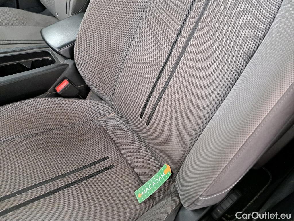  Seat  Leon  Sportstourer Urban 2.0 TDI 115CV BVM6 E6d #37