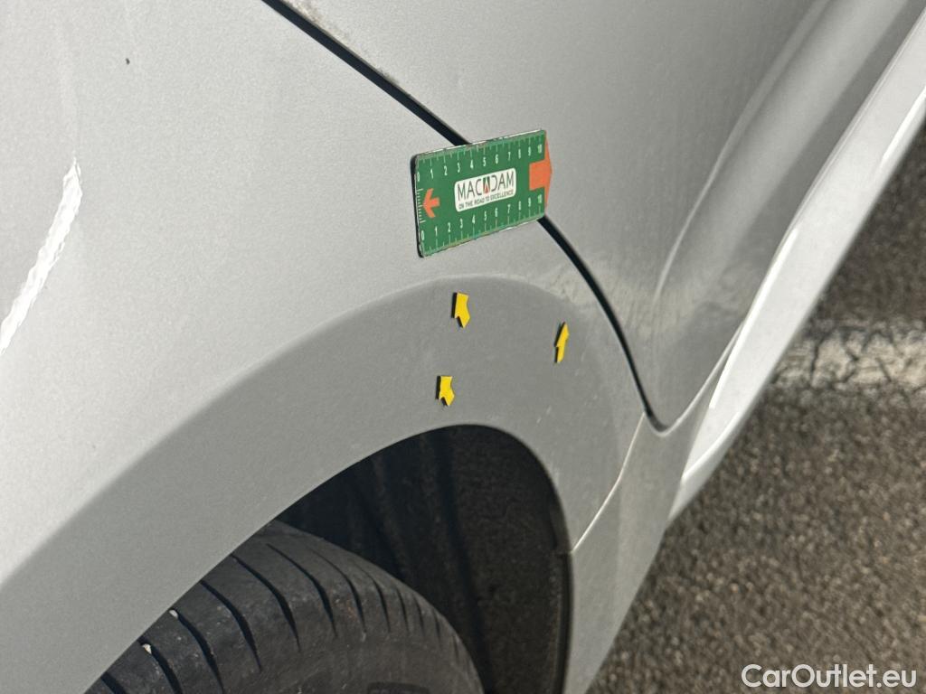  Toyota  Corolla TOYOTA  Touring Sports / 2018 / 5P / Break Hybride 122h Dynamic Business Stage Acad #24