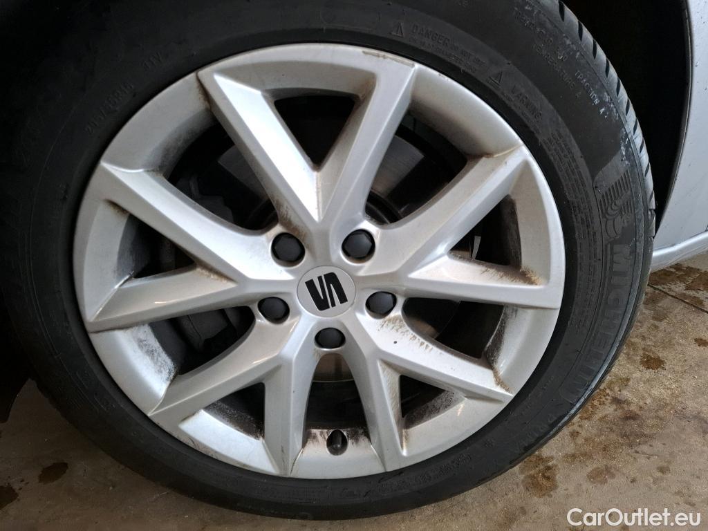  Seat  Leon SEAT  Sportstourer / 2020 / 5P / Break 2.0 TDI 150 DSG S&S Style Business #5