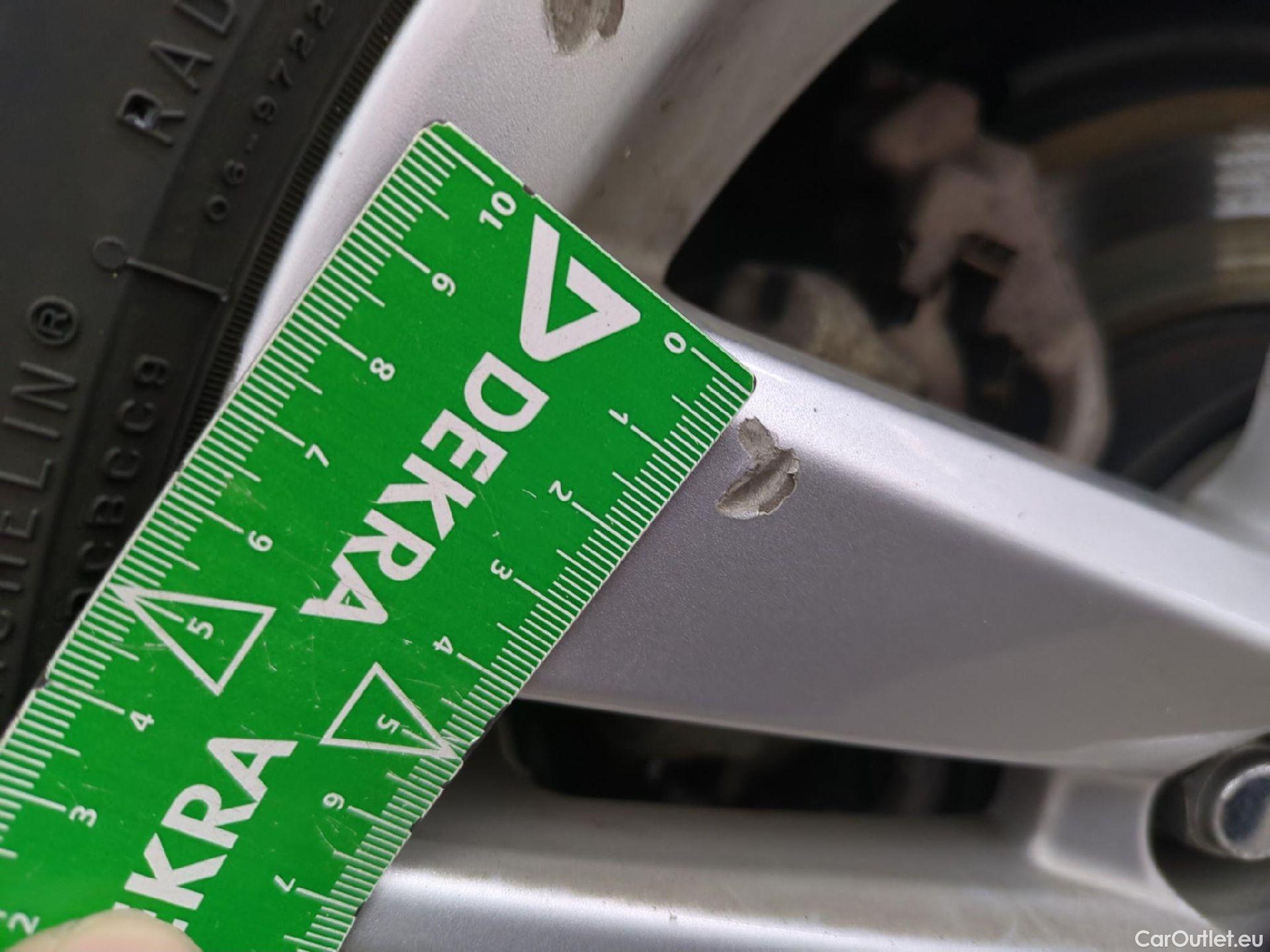  Toyota  Corolla TOYOTA  Touring Sports / 2018 / 5P / Break Hybride 122h Dynamic Business Stage Acad #10