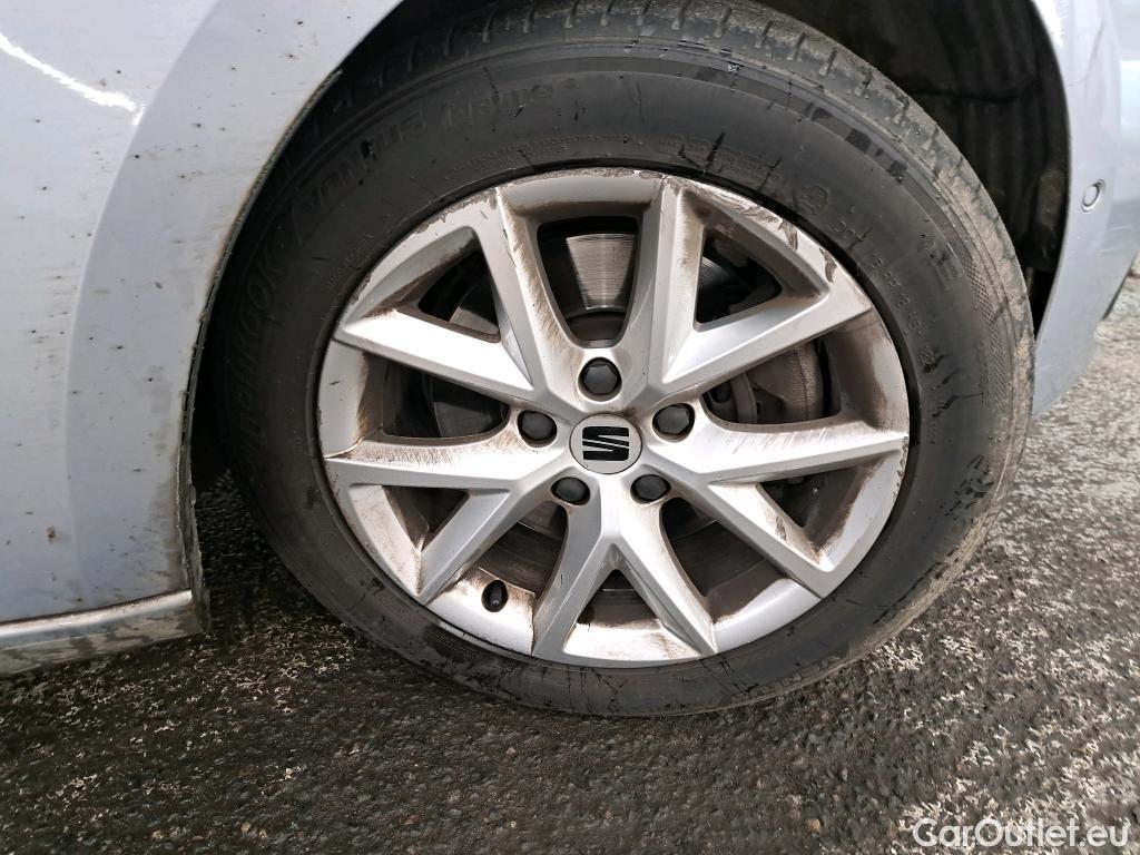  Seat  Leon  Sportstourer Urban 2.0 TDI 115CV BVM6 E6d #9