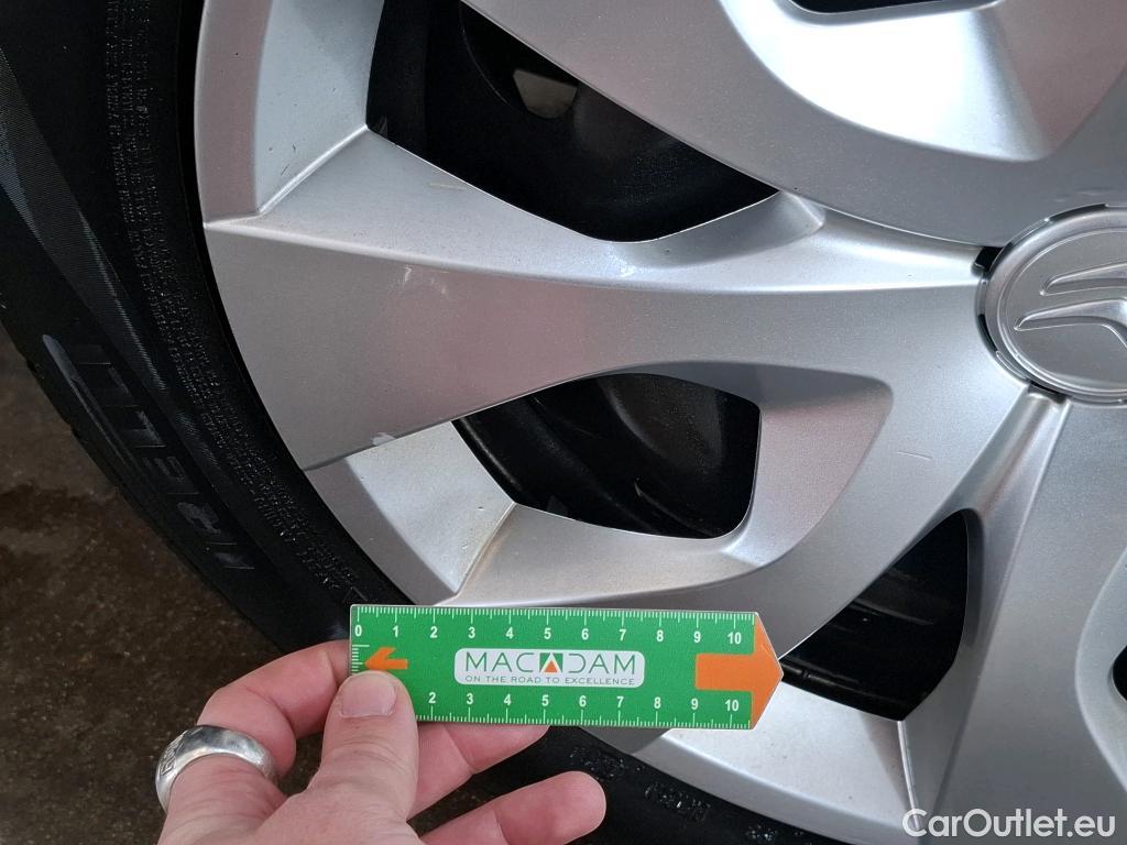  Citroen  C4 Cactus  Live Société 1.5 BlueHDi 100CV BVM6 E6dT #26