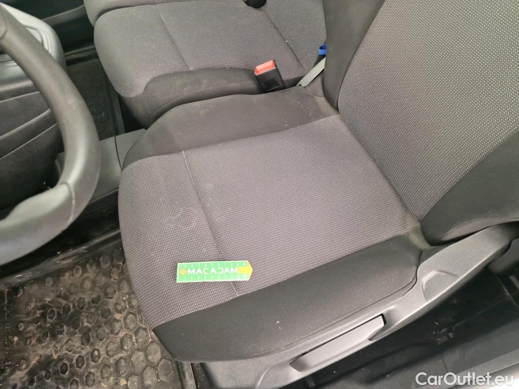  Opel  Combo OPEL  / 2018 / 4P / Fourgonnette Taille M 950kg BlueHDi 100 S&S BVM6 #1