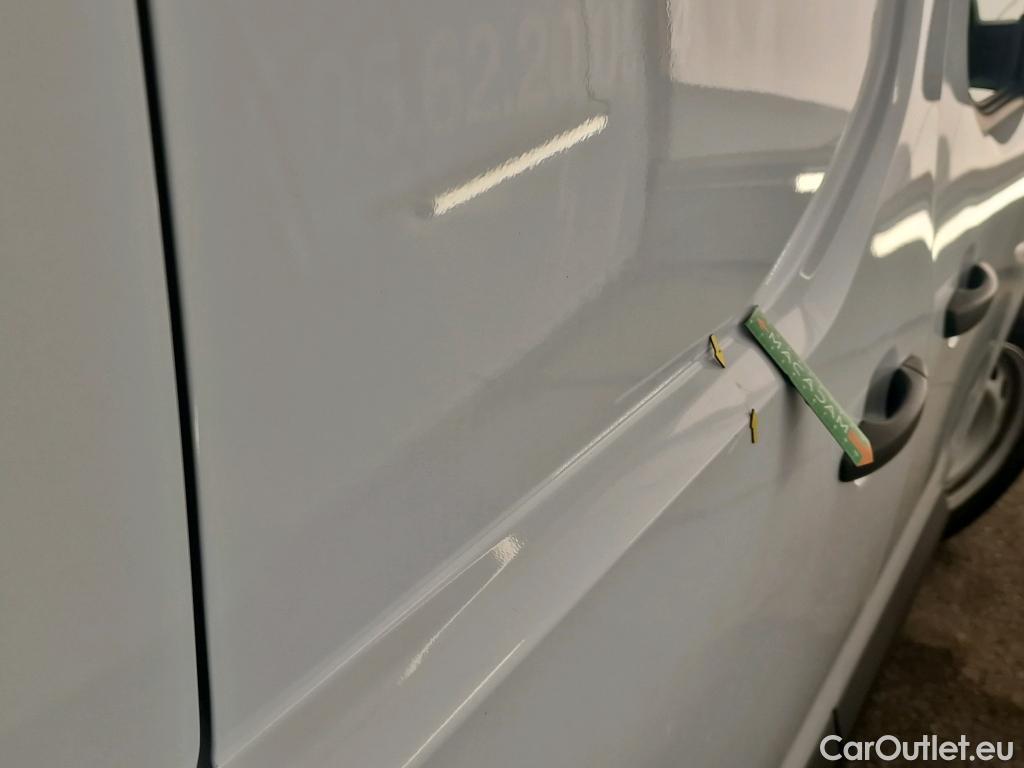  Opel  Combo OPEL  / 2018 / 4P / Fourgonnette Taille M 950kg BlueHDi 100 S&S BVM6 #19