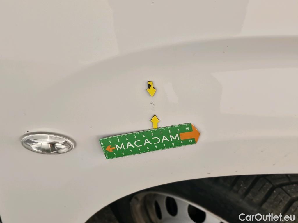  Opel  Combo OPEL  / 2018 / 4P / Fourgonnette Taille M 950kg BlueHDi 100 S&S BVM6 #26