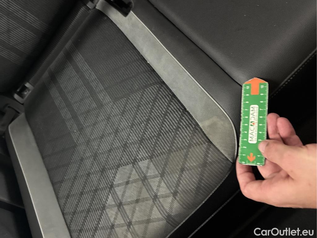  Volkswagen  Tiguan VOLKSWAGEN  / 2020 / 5P / SUV 2.0 TDI 200 DSG7 R-Line 4Motion #8