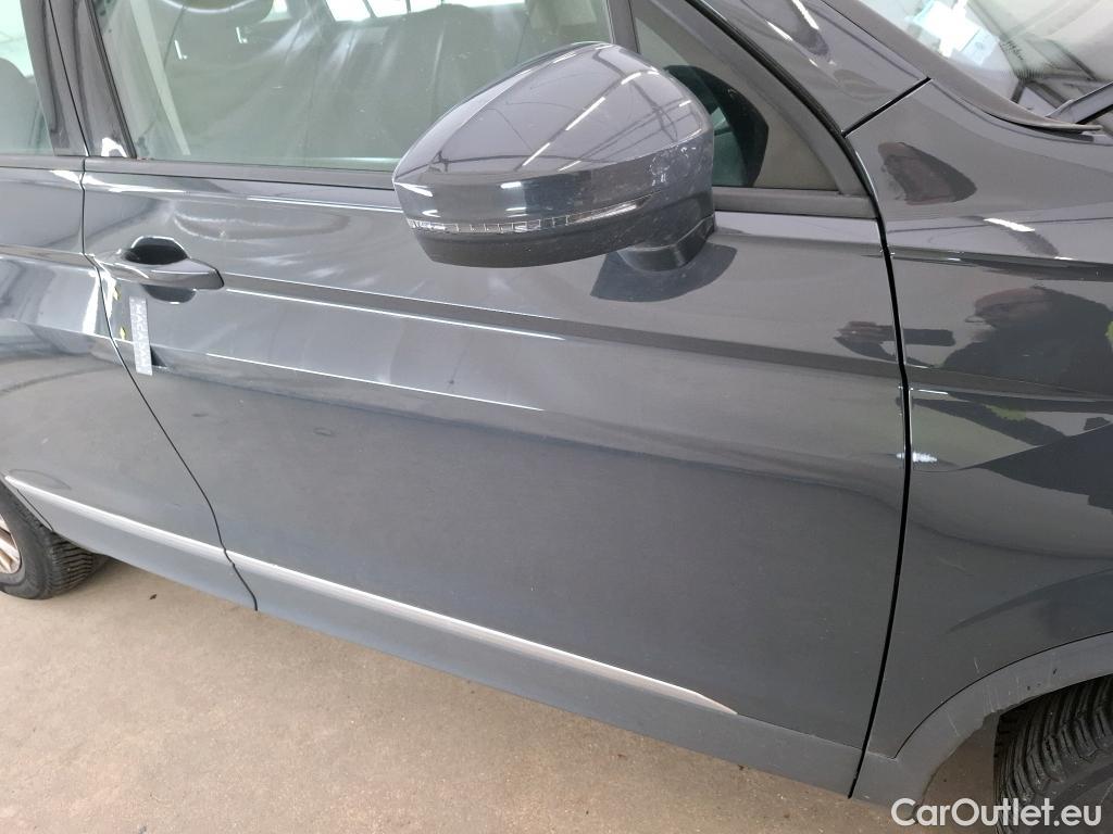  Volkswagen  Tiguan VOLKSWAGEN  / 2020 / 5P / SUV 2.0 TDI 150 DSG7 Business #40