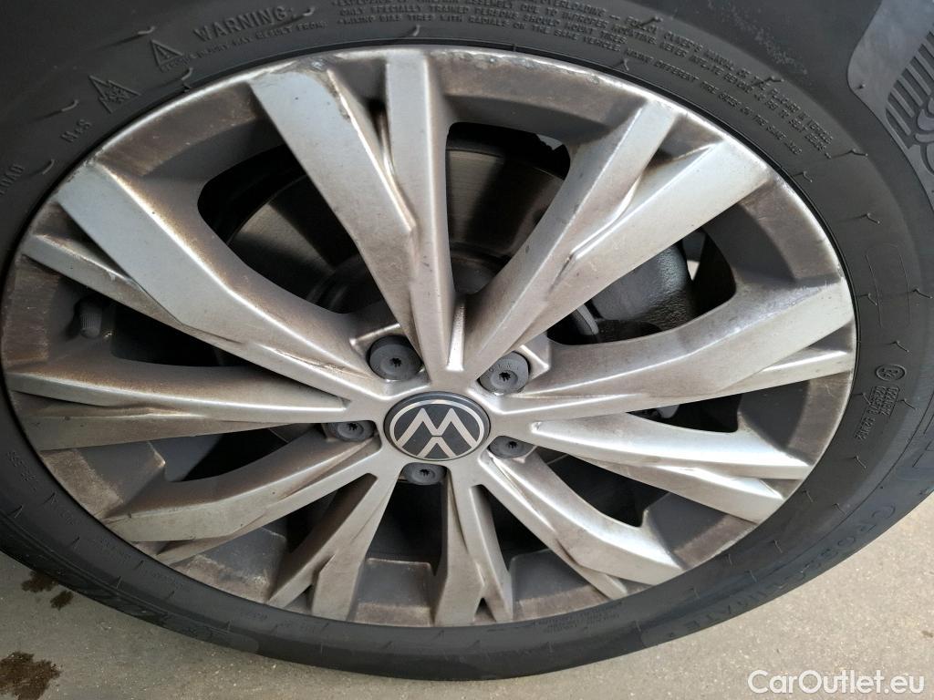  Volkswagen  Tiguan VOLKSWAGEN  / 2020 / 5P / SUV 2.0 TDI 150 DSG7 Business #51