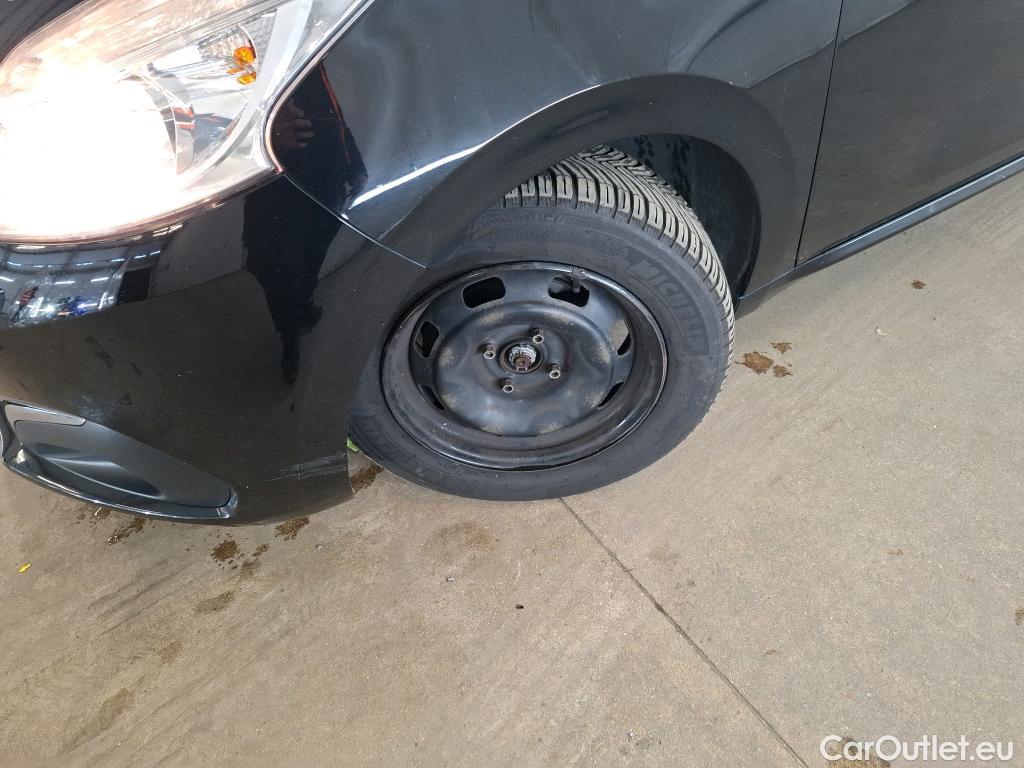  Peugeot  208  Affaire Premium Pack 1.6 HDi 75CV BVM5 E6 #31