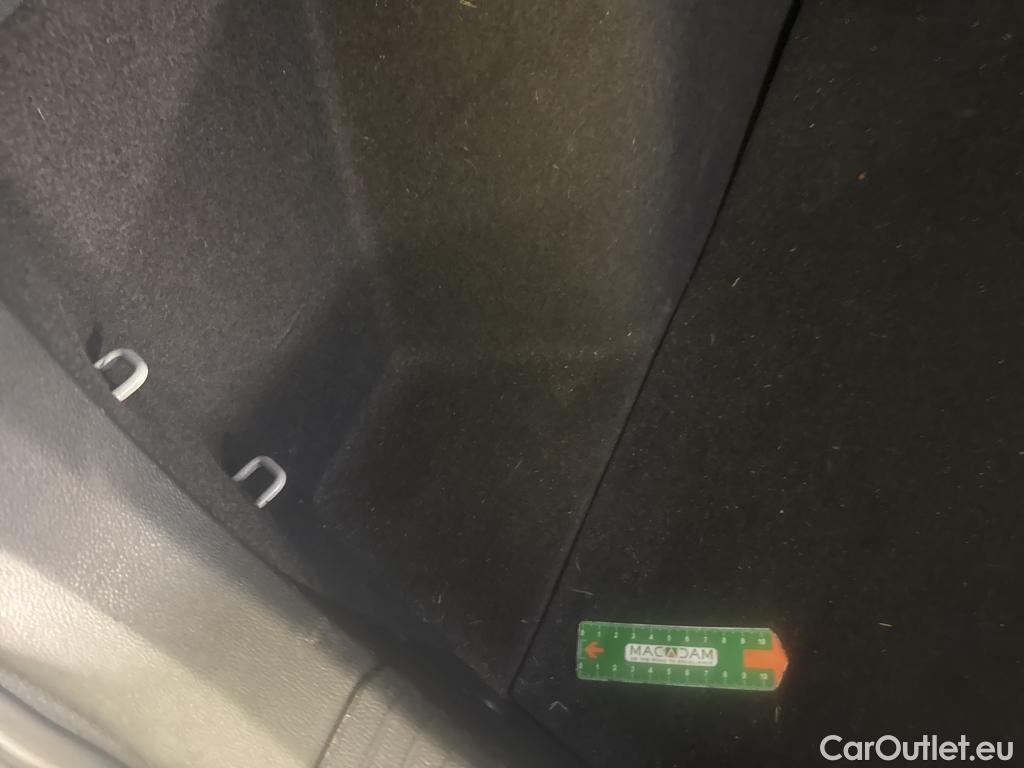  Volkswagen  Tiguan VOLKSWAGEN  / 2020 / 5P / SUV 2.0 TDI 200 DSG7 R-Line 4Motion #4