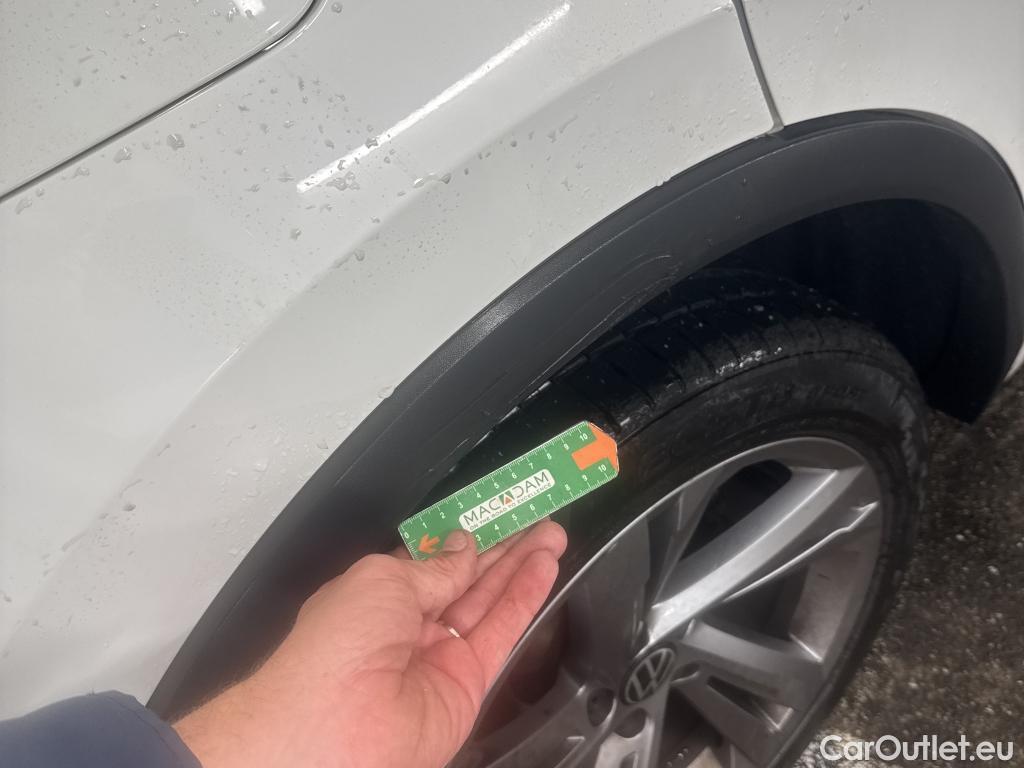  Volkswagen  Tiguan VOLKSWAGEN  / 2020 / 5P / SUV 2.0 TDI 200 DSG7 R-Line 4Motion #12