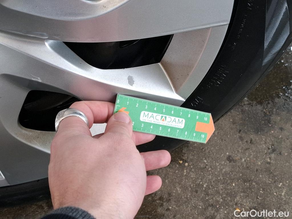  Citroen  C4 Cactus  Live Société 1.5 BlueHDi 100CV BVM6 E6dT #25