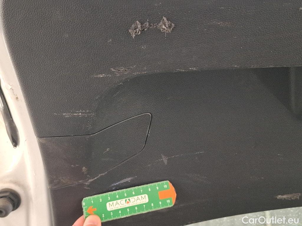  Volkswagen  Golf  / 2020 / 5P / Berline 2.0 TDI SCR 115 BVM6 Life / TRANSFO VP/VF #25