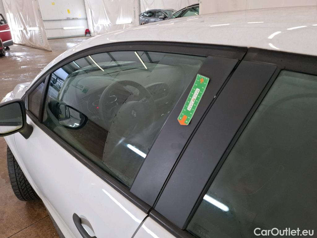 Renault  Clio  IV Air 1.5 dCi 75CV BVM5 E5 #63