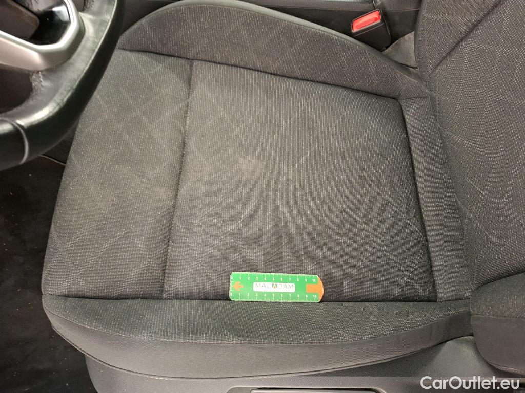  Volkswagen  Golf  / 2020 / 5P / Berline 2.0 TDI SCR 115 BVM6 Life / TRANSFO VP/VF #36