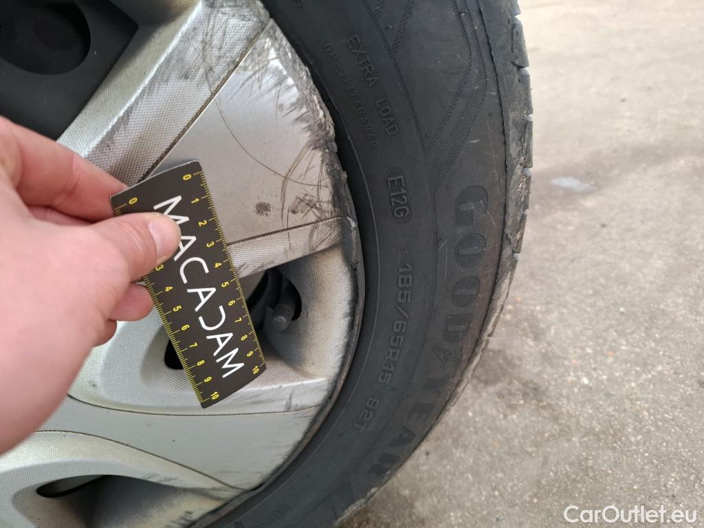  Renault  Clio RENAULT  Société VU 5p Berline Air dCi 75 #30