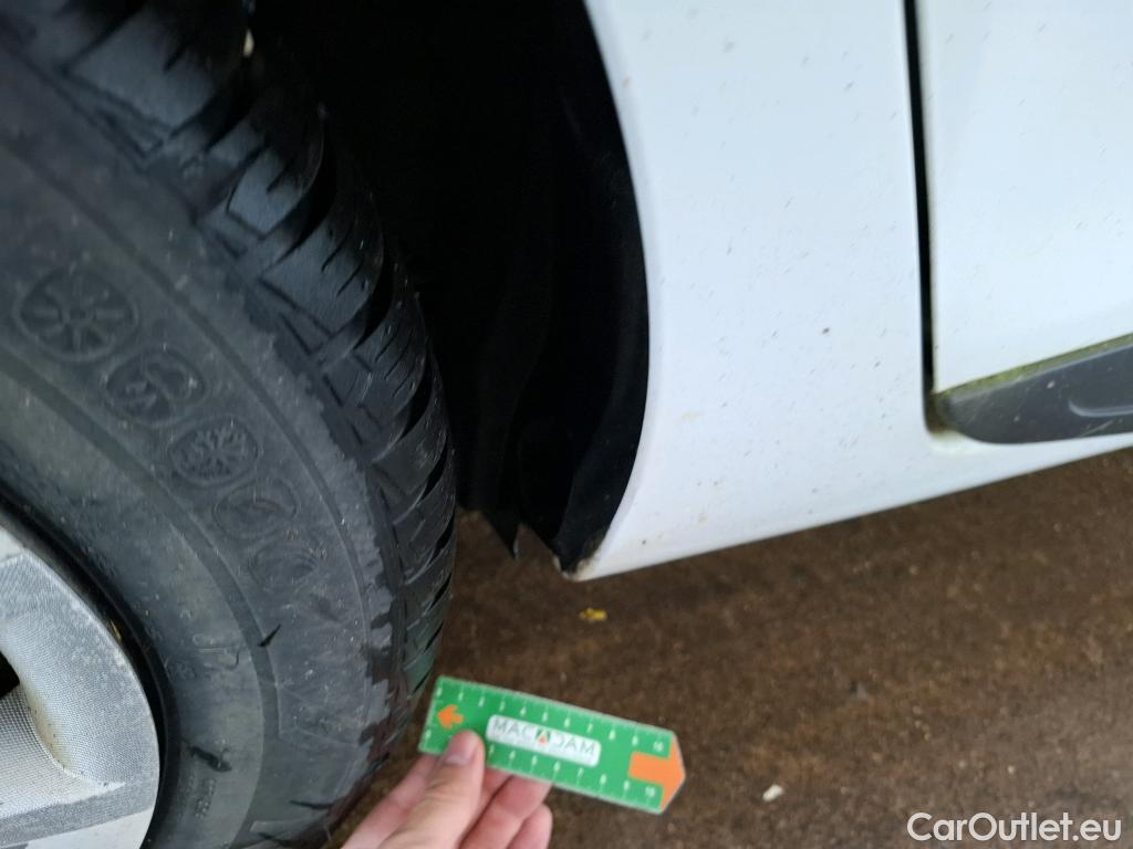  Renault  Clio  IV Air 1.5 dCi 75CV BVM5 E5 #35