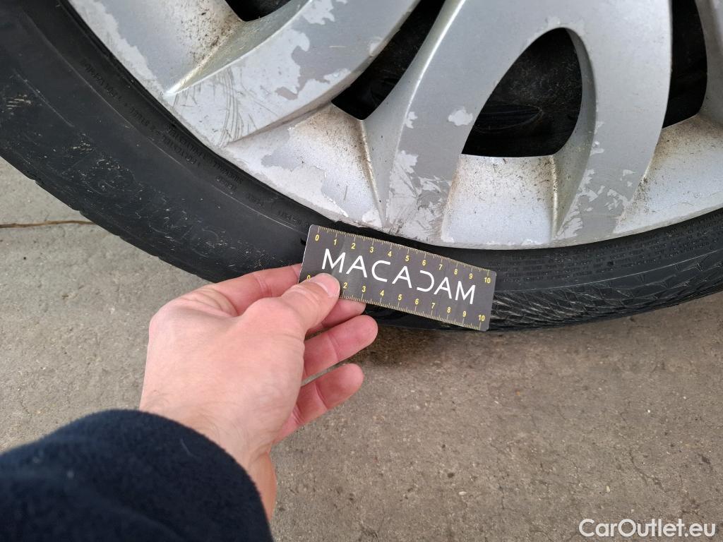  Renault  Clio  IV Air MediaNav 1.5 dCi 75CV BVM5 E6 #81