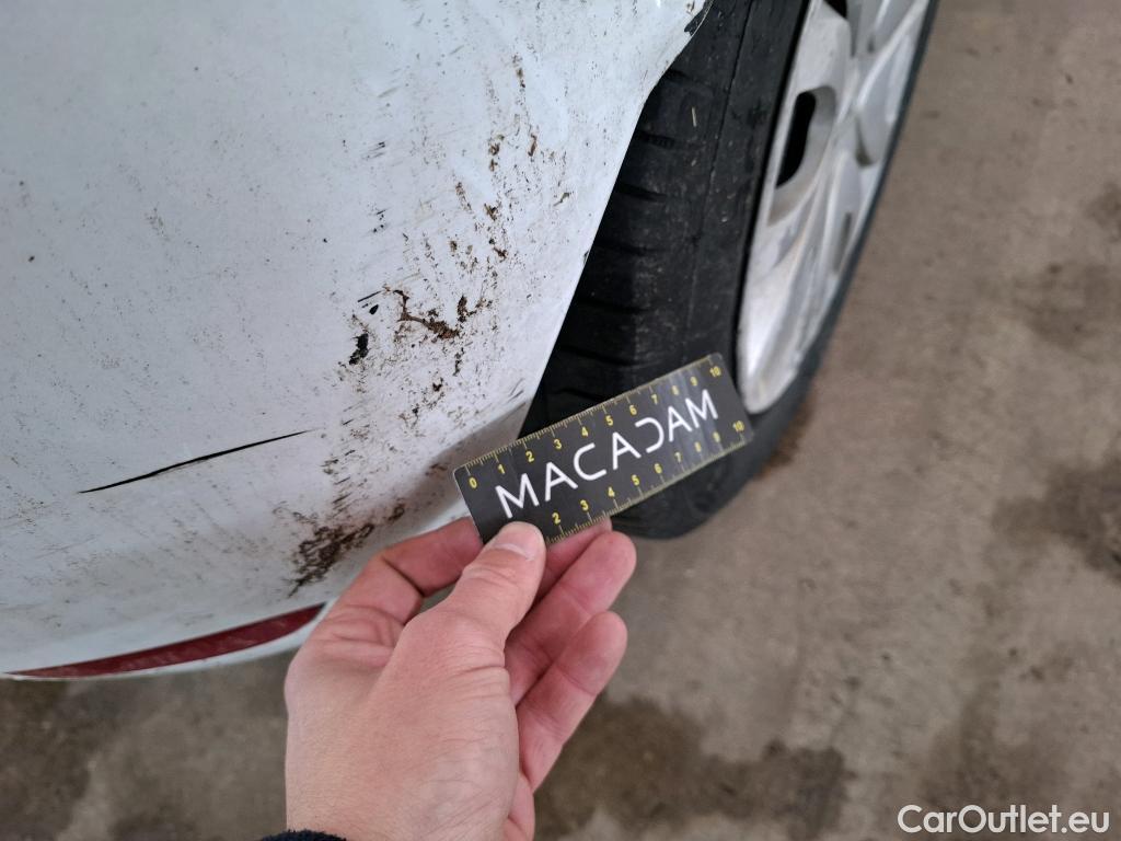  Renault  Clio  IV Air MediaNav 1.5 dCi 75CV BVM5 E6 #44