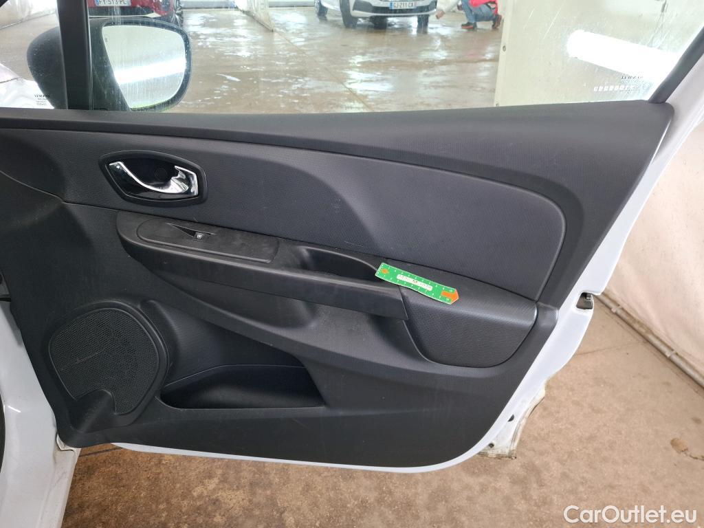  Renault  Clio  IV Air 1.5 dCi 75CV BVM5 E5 #42