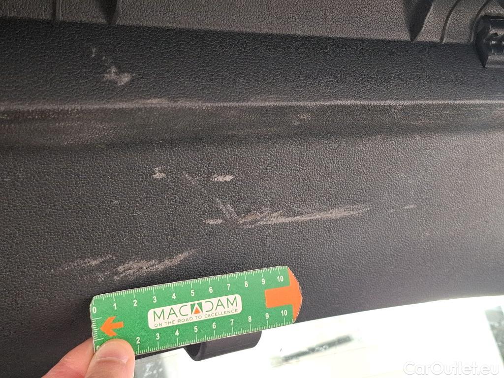  Volkswagen  Golf  / 2020 / 5P / Berline 2.0 TDI SCR 115 BVM6 Life / TRANSFO VP/VF #27