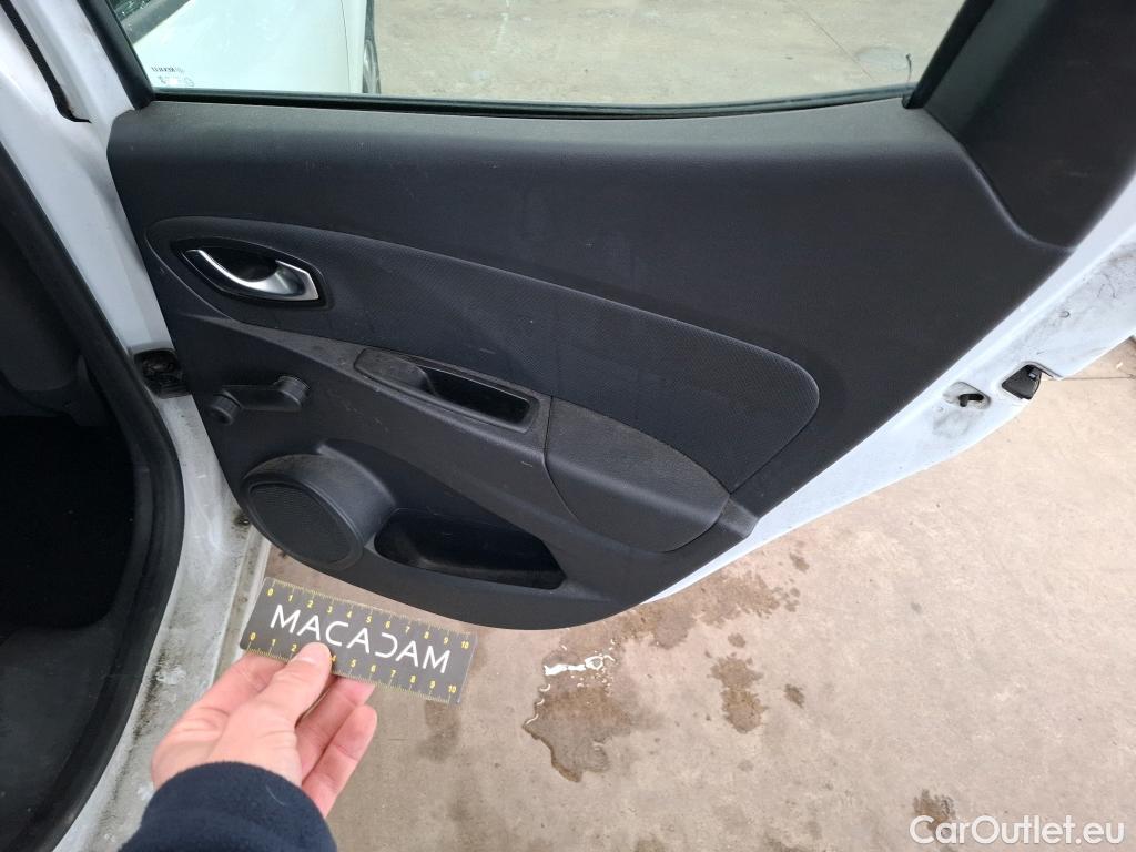  Renault  Clio  IV Air MediaNav 1.5 dCi 75CV BVM5 E6 #30