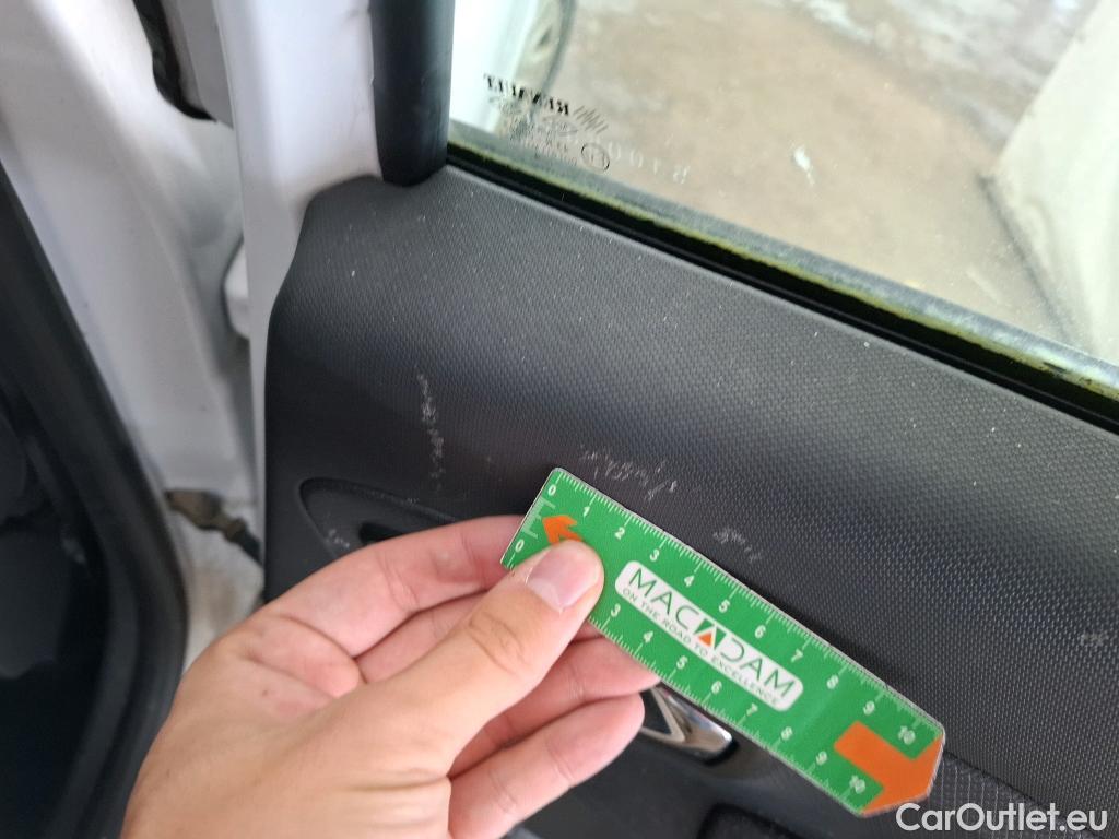  Renault  Clio  IV Air 1.5 dCi 75CV BVM5 E5 #41