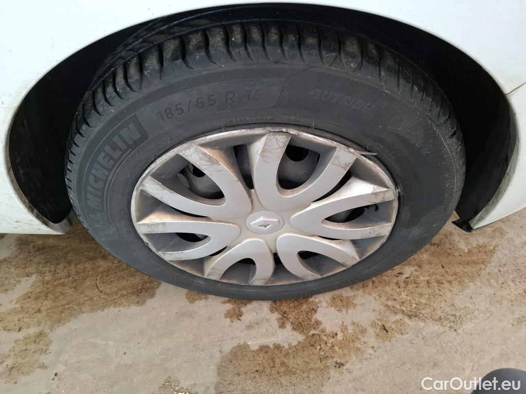  Renault  Clio  IV Air MediaNav 1.5 dCi 75CV BVM5 E6 #82