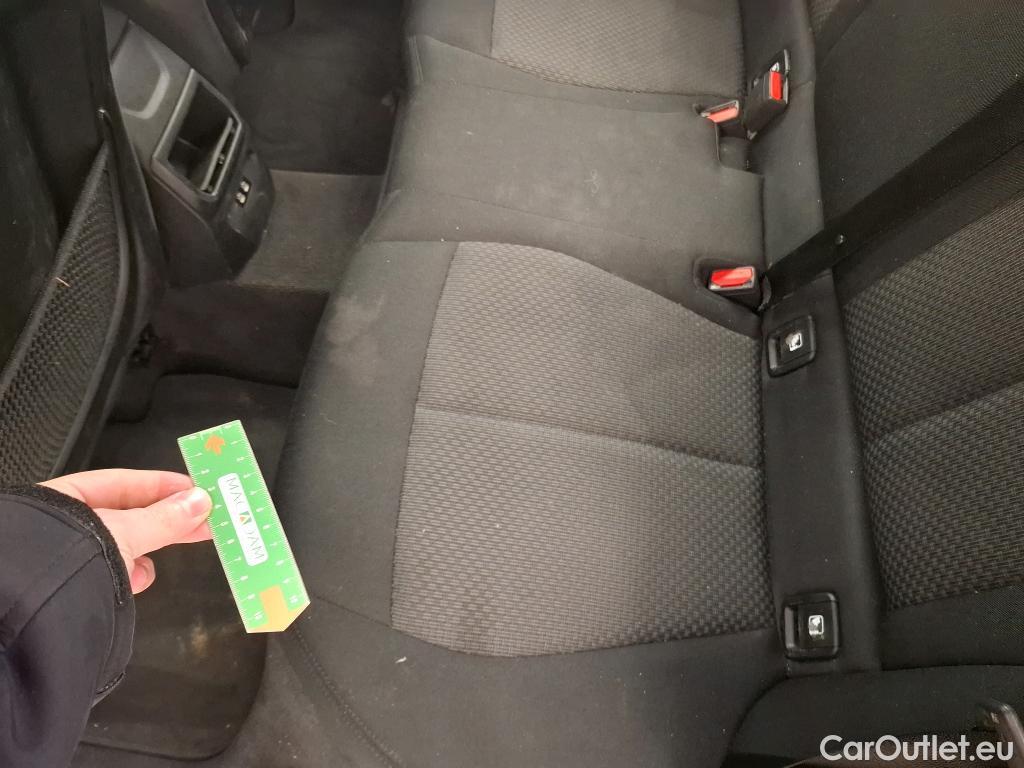  Bmw  Serie 1 BMW Série 1 5p Berline 116d BVA8 Business Design #13