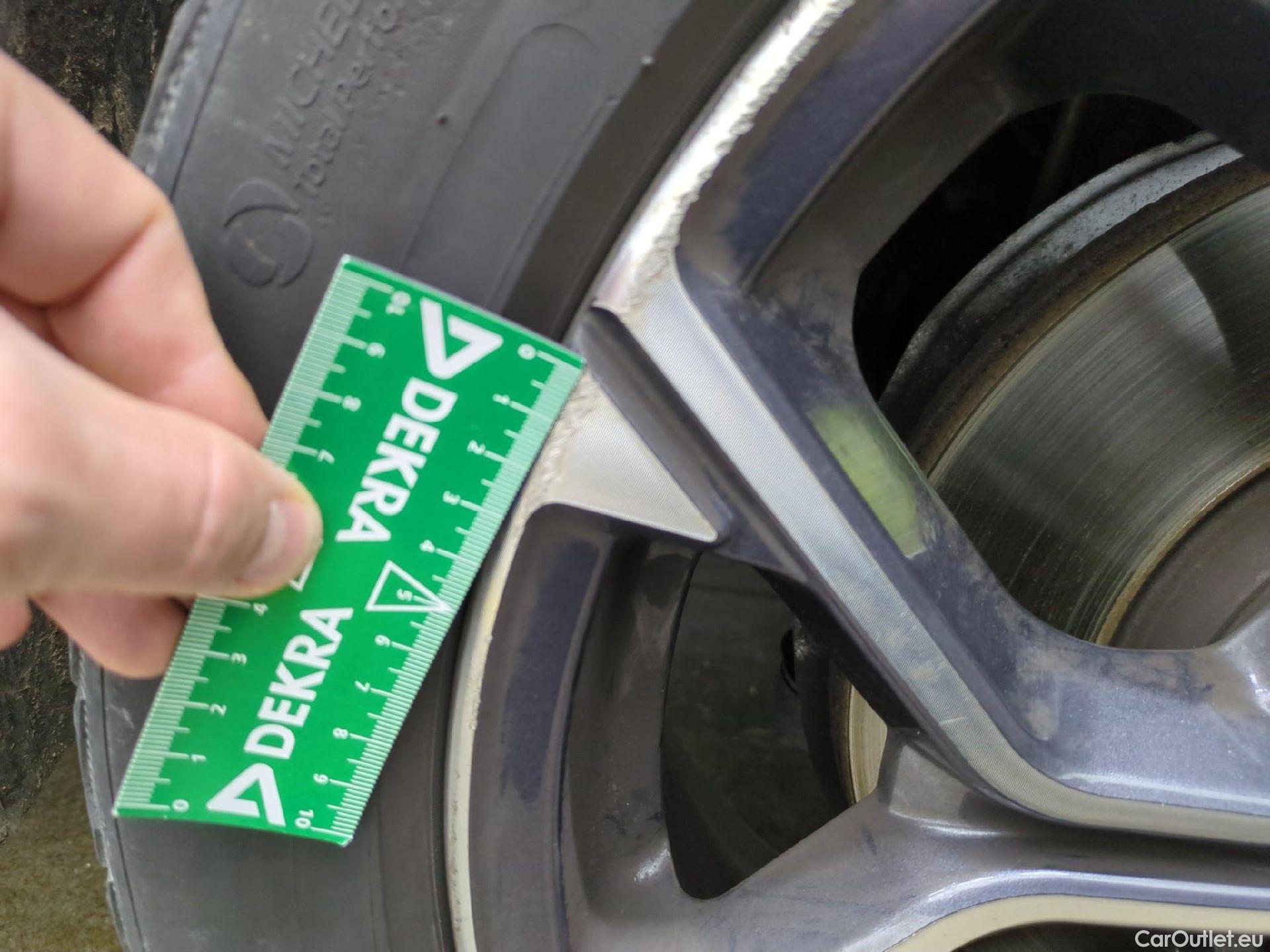  Bmw  X1 Série  sDrive 18 d xLine 2.0 150CV BVA8 E6d #9