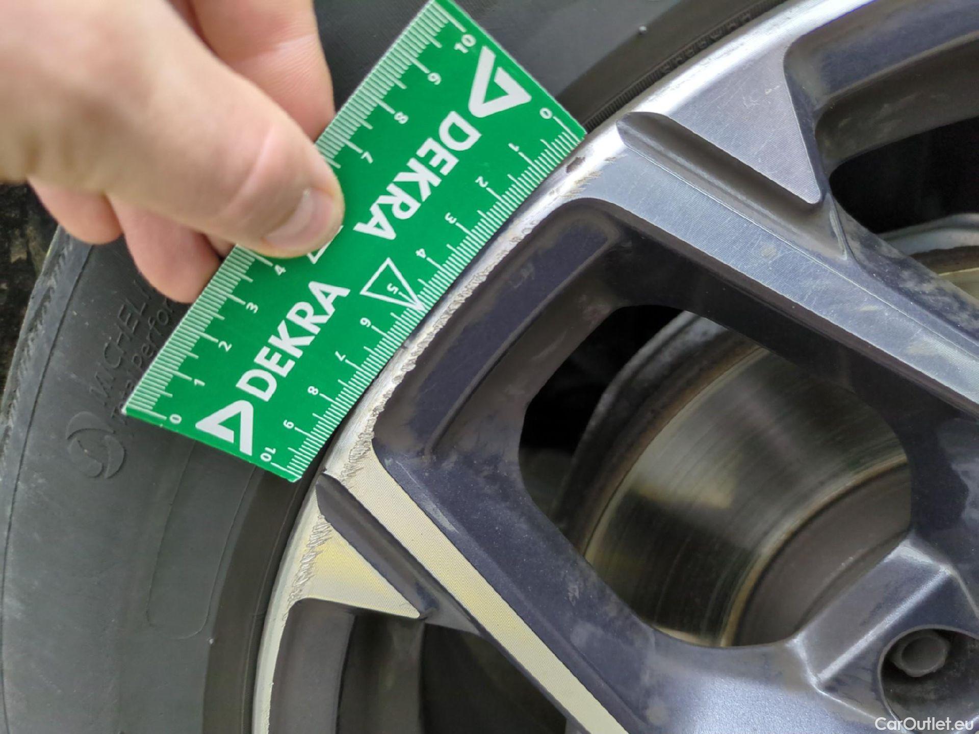  Bmw  X1 Série  sDrive 18 d xLine 2.0 150CV BVA8 E6d #8