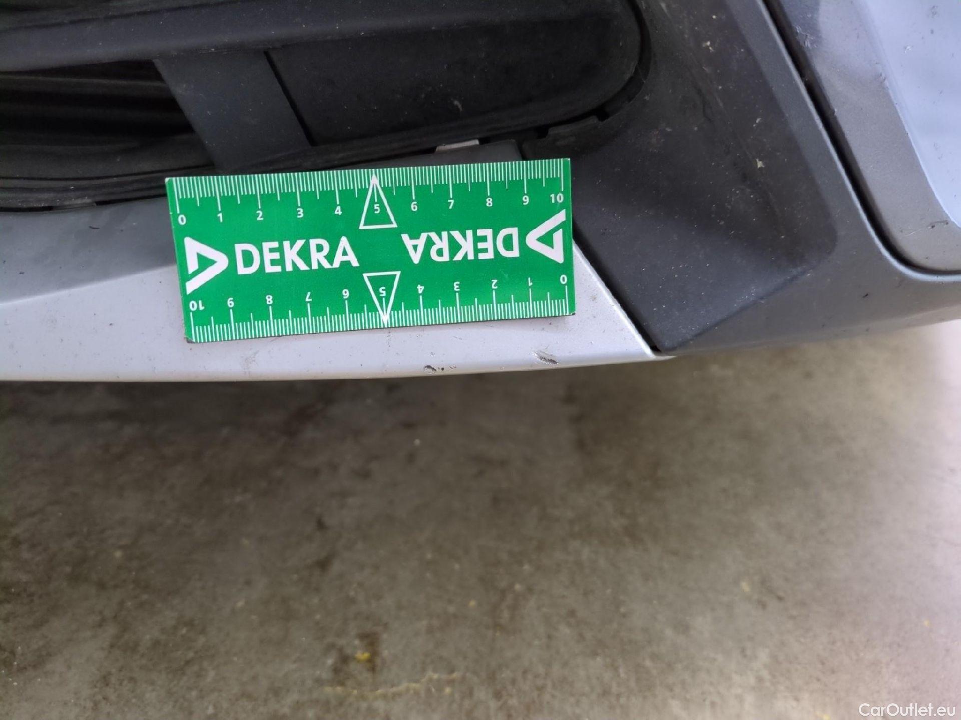  Bmw  X1 Série  sDrive 18 d xLine 2.0 150CV BVA8 E6d #40