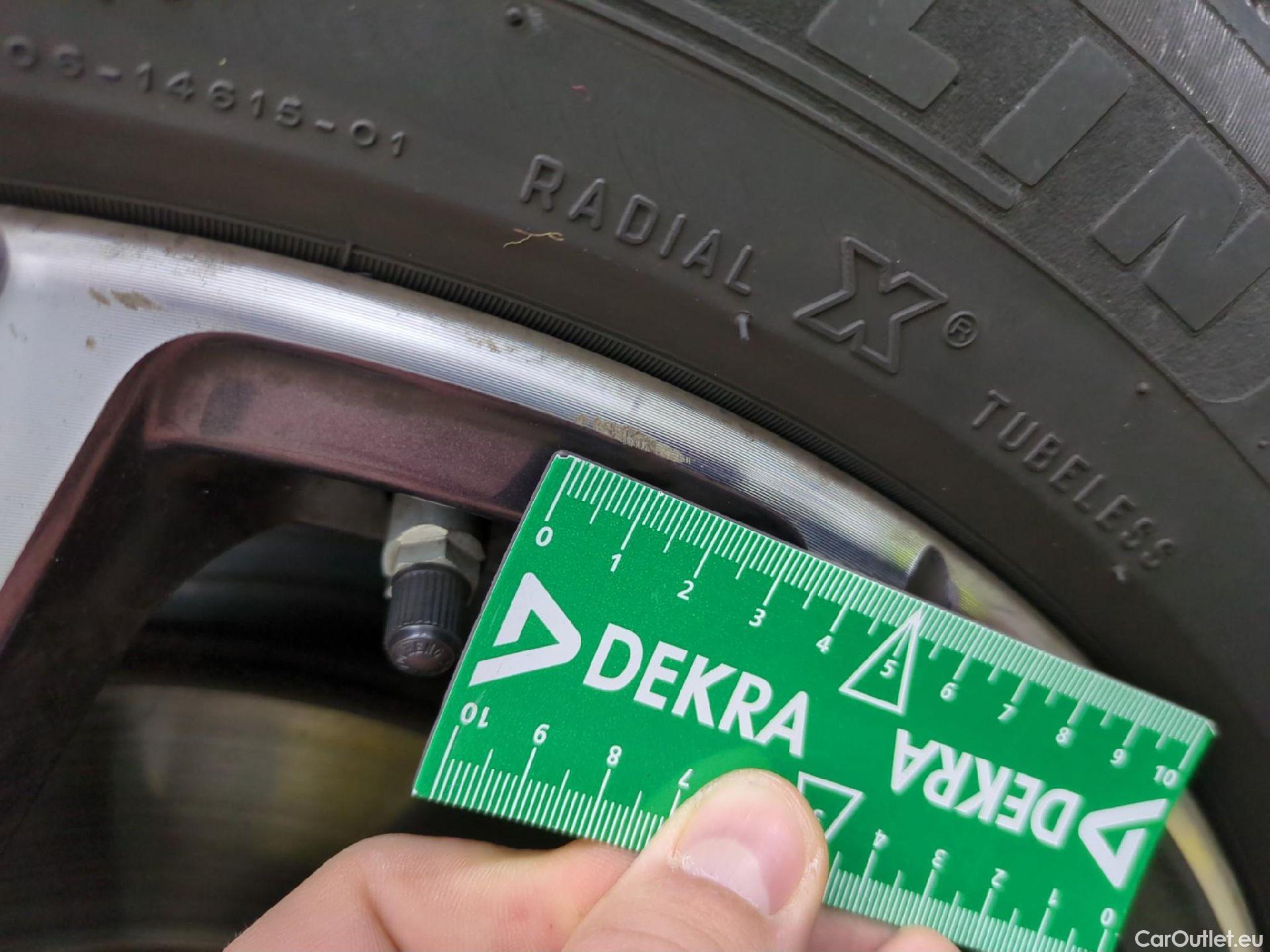  Bmw  X1 Série  sDrive 18 d xLine 2.0 150CV BVA8 E6d #6