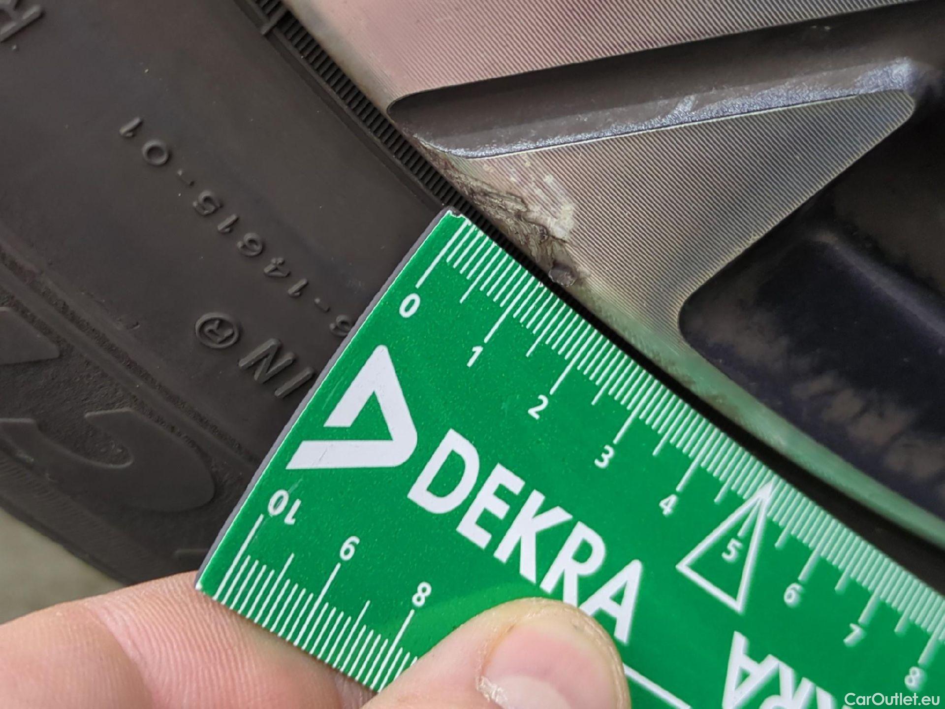  Bmw  X1 Série  sDrive 18 d xLine 2.0 150CV BVA8 E6d #20