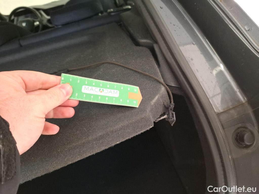  Bmw  Serie 1 BMW Série 1 5p Berline 116d BVA8 Business Design #6