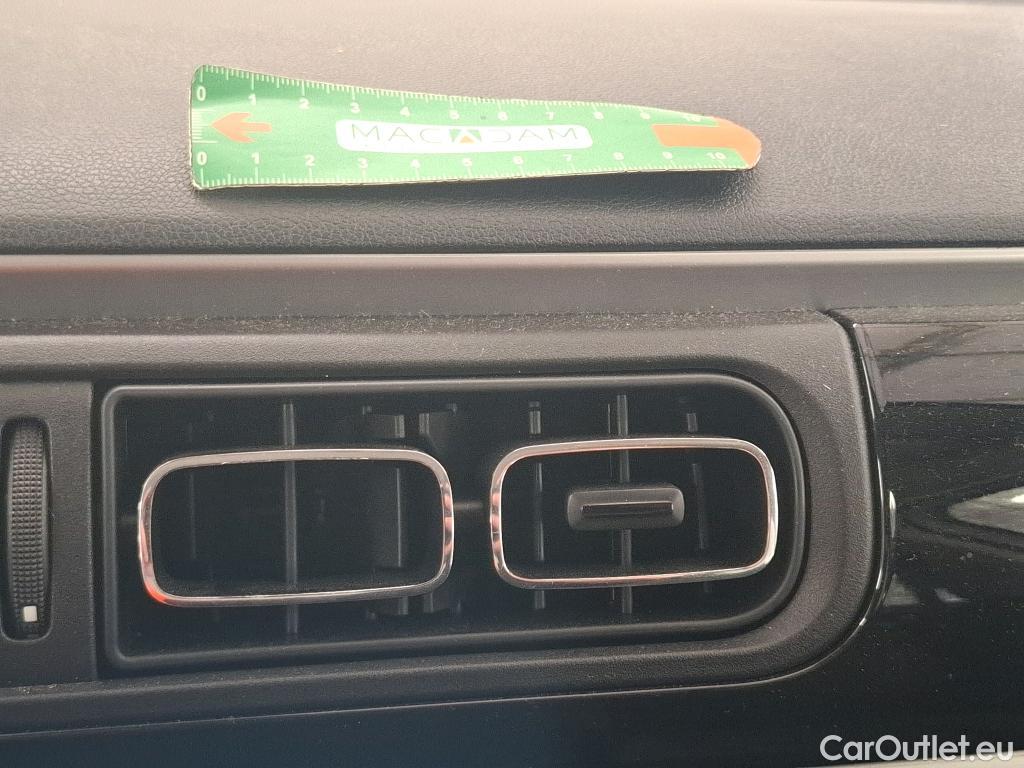  Citroen  C3  Shine 1.2 PureTech 110CV BVA6 E6d #5