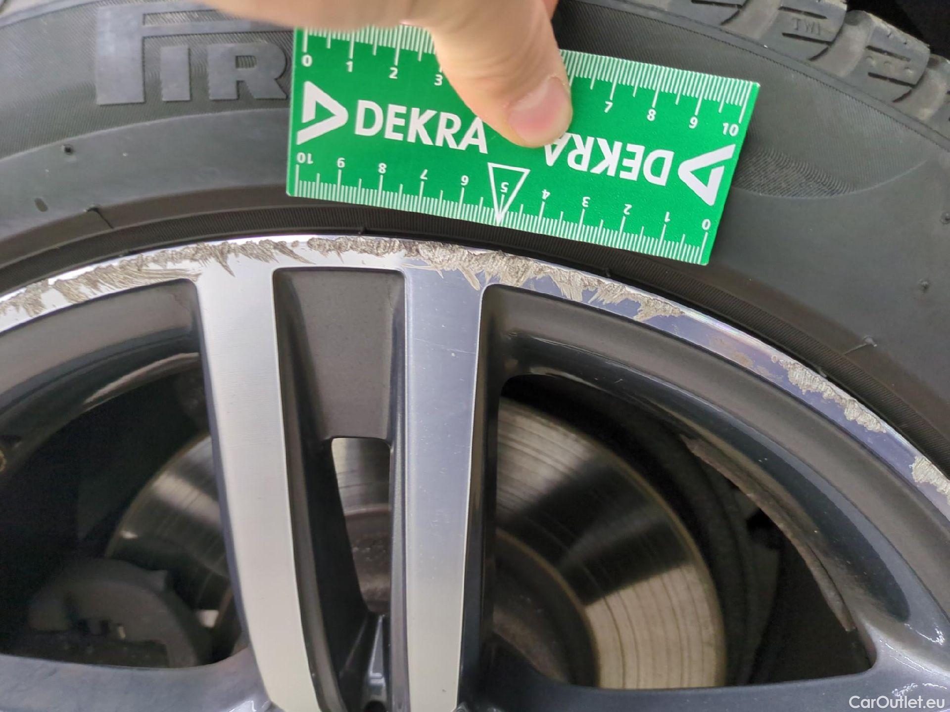  Bmw  Serie 5 BMW Série 5 / 2020 / 4P / Berline 520i 184ch Business Design BVA8 #4