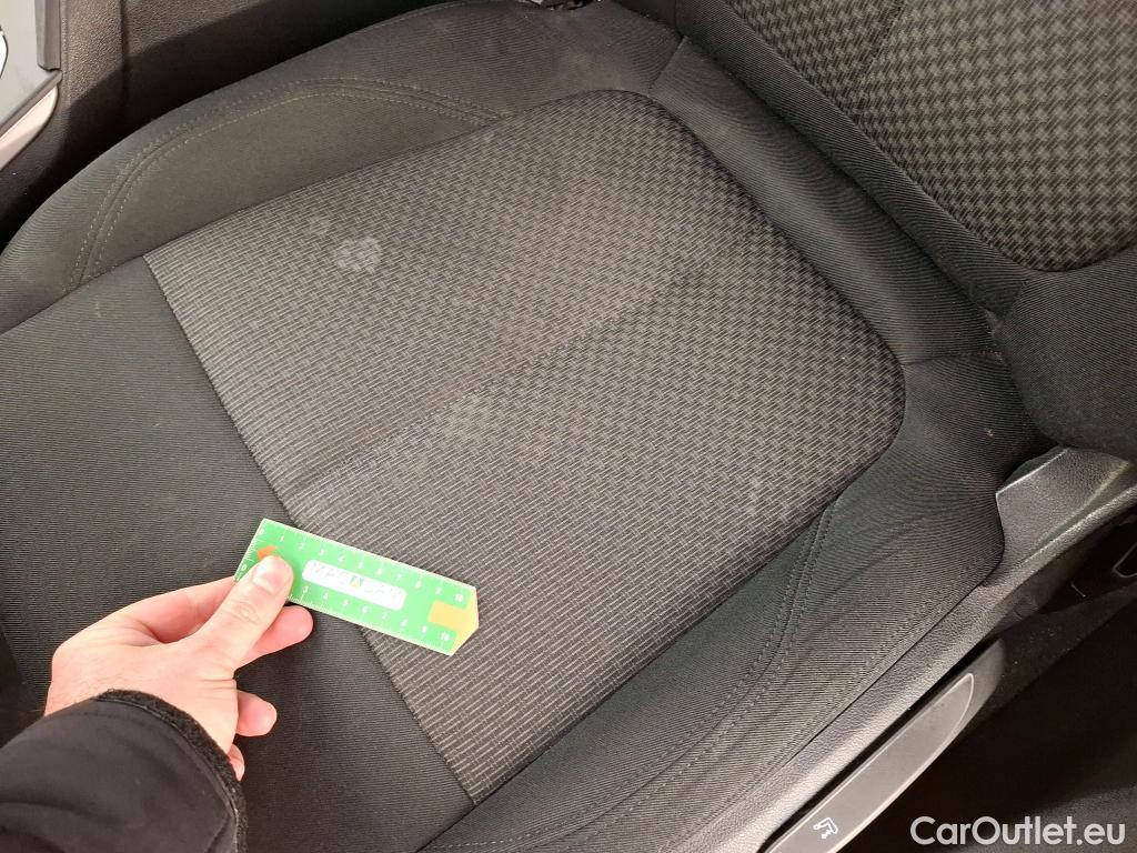  Bmw  Serie 1 BMW Série 1 5p Berline 116d BVA8 Business Design #11