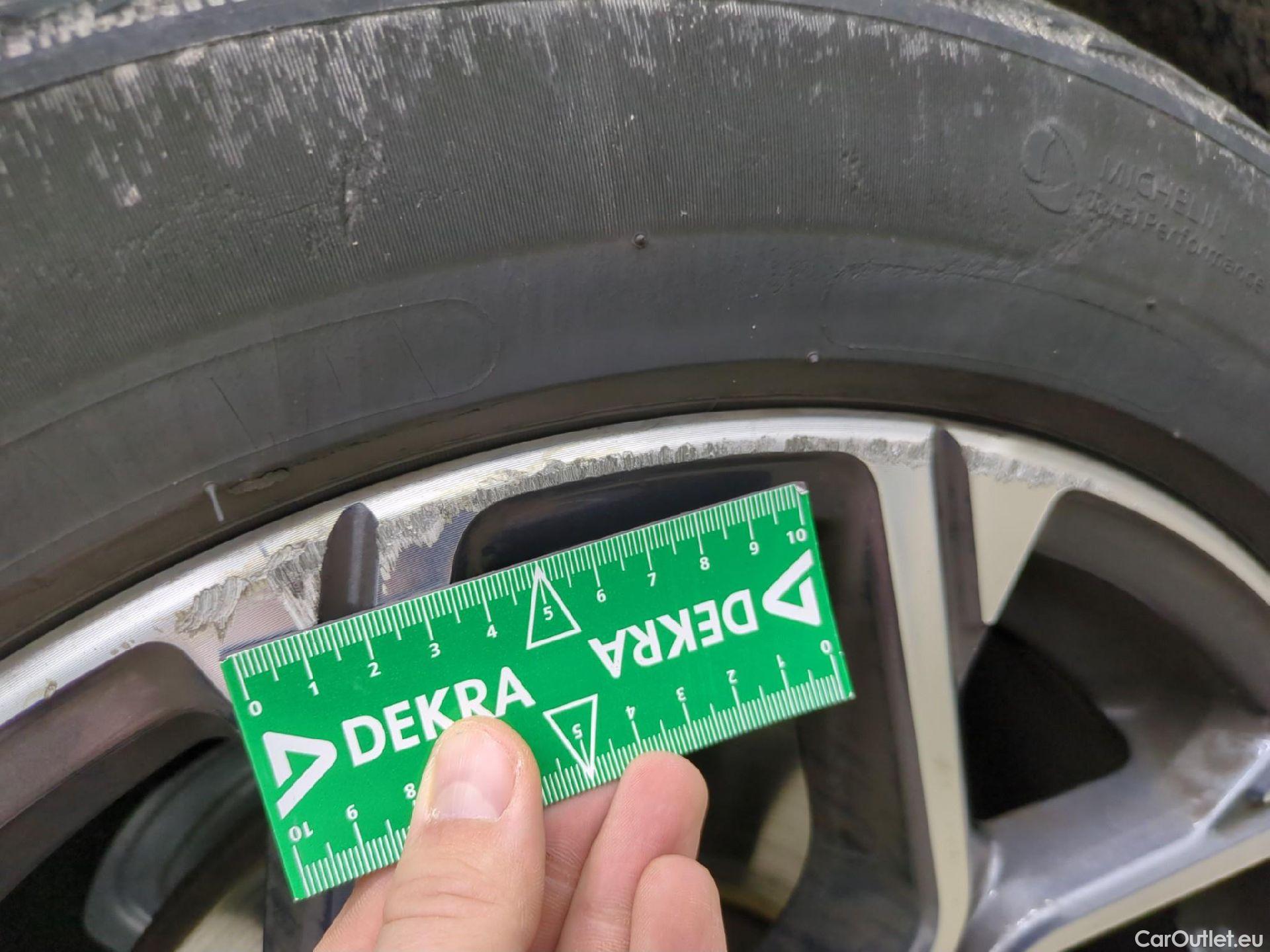  Bmw  X1 Série  sDrive 18 d xLine 2.0 150CV BVA8 E6d #15